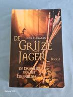 De Grijze Jager: De dragers van het Eikenblad - Boek 4, Boeken, Fantasy, Ophalen of Verzenden, Gelezen, John Flanagan