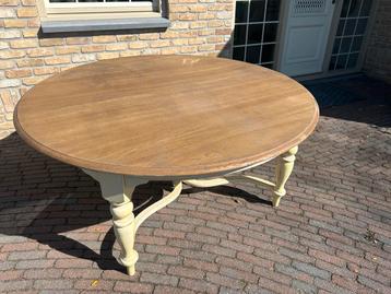 Grote Ronde Eettafel - Stijlvol & Ruim beschikbaar voor biedingen