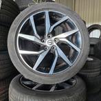 Origineel Volvo S60-V60 zomerset 235-45-18  98W XL, 18 inch, Gebruikt, De wielbasis, Banden en Velgen