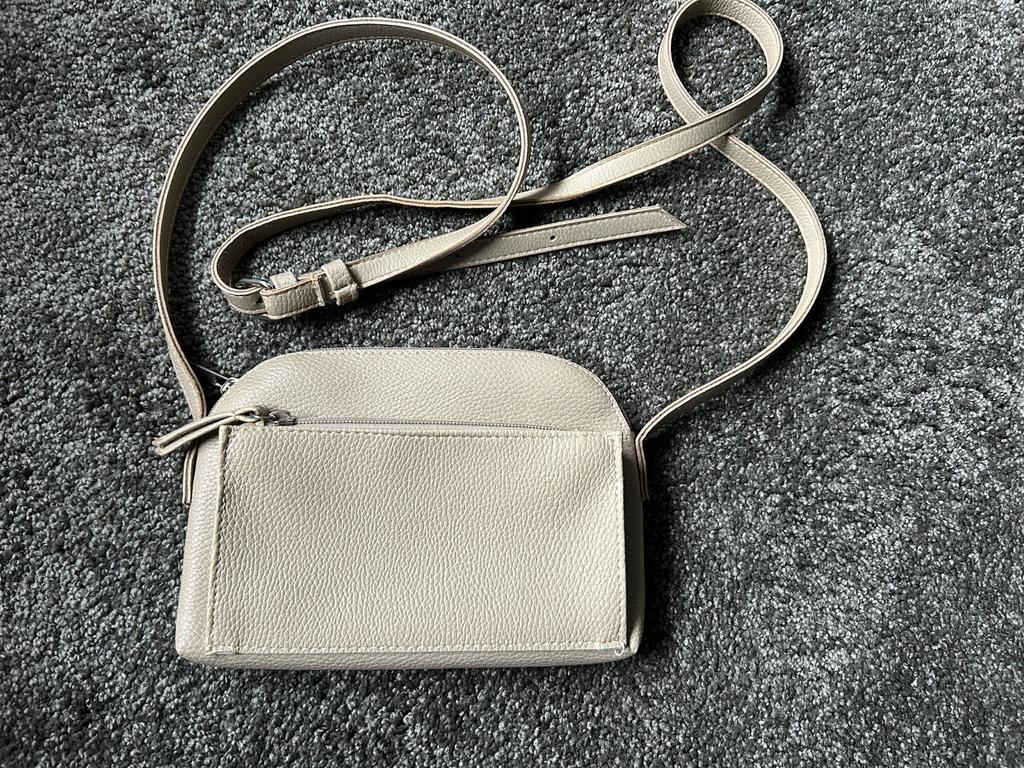 Beige Cross-over Tasje, maten op de foto's geen beschadiging, Ophalen of Verzenden, Zo goed als nieuw, Beige, Schoudertasje