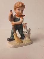 Vintage Royal beeldje: Jongen met bezem en kip, Ophalen