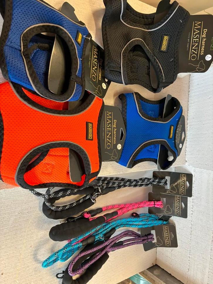 Te koop partij 140 stuks honden artikelen, Diversen, Rommelmarktspullen, Nieuw, Ophalen of Verzenden