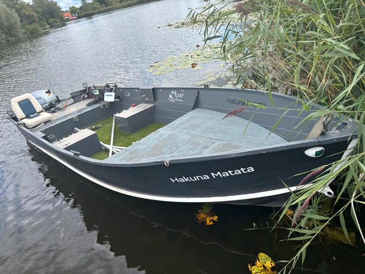 Aluminium Visboot 5 mtr met trailer en 20 pk motor, Watersport en Boten, Vis- en Consoleboten, Gebruikt, 10 tot 30 pk, 3 tot 6 meter
