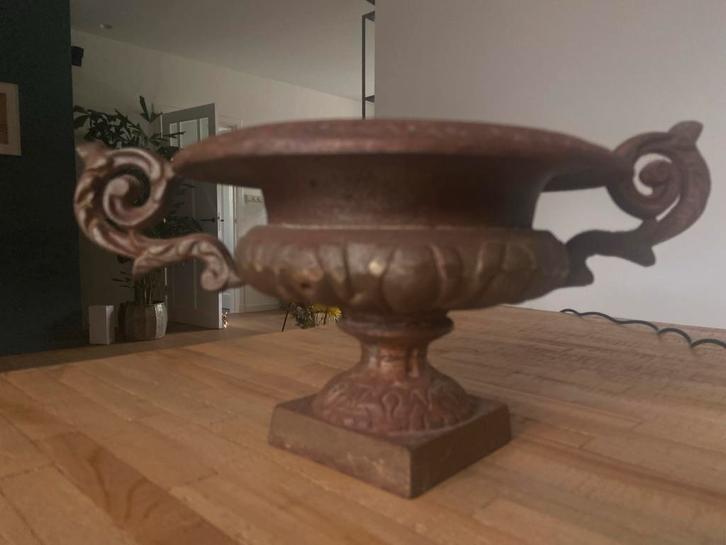 Antieke Gietijzeren Vaas met oren, Antiek en Kunst, Curiosa en Brocante, Ophalen