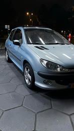 Peugeot 206 1.6 16V Gentry 3D 2002 Grijs, Auto's, Peugeot, Voorwielaandrijving, 15 km/l, Handgeschakeld, Zilver of Grijs