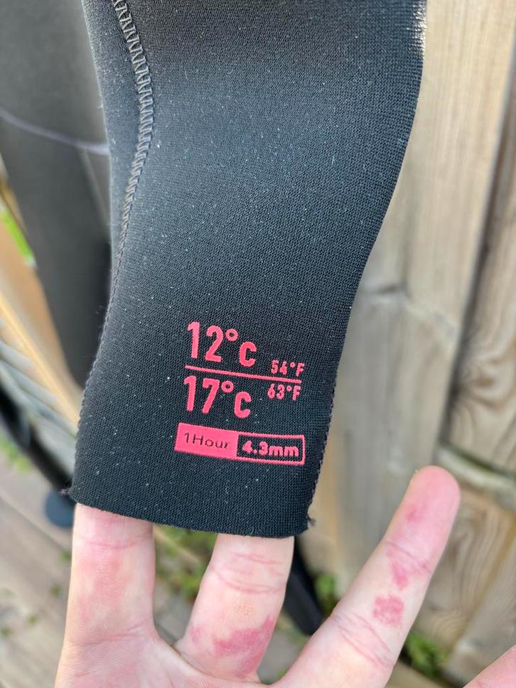 Olaian Wetsuit 4.3mm maatje S, Watersport en Boten, Watersportkleding, Gebruikt, Wetsuit, Dame of Heer, Ophalen of Verzenden