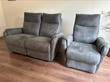 Recliner sofa (electrically operated) beschikbaar voor biedingen