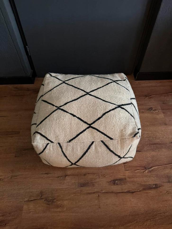 Authentieke Beni Ouarain poef, Huis en Inrichting, Banken | Voetenbanken en Poefen, Zo goed als nieuw, 50 tot 75 cm, 50 tot 75 cm