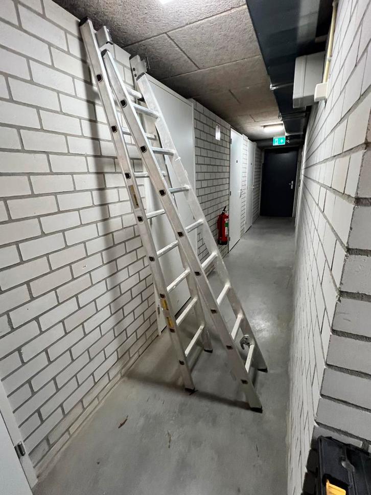 Dirks Ladder uitschuifbaar, Doe-het-zelf en Verbouw, Ladders en Trappen, Gebruikt, Ladder, 2 tot 4 meter, Opvouwbaar of Inschuifbaar