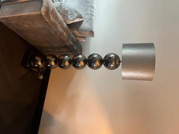 Twee staande lampen  beschikbaar voor biedingen