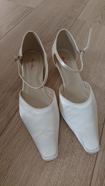 Rainbow Club Zelda trouwschoenen maat 39.5 Ivory Satin beschikbaar voor biedingen