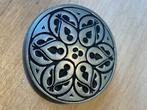 St Justin broche engeland pewter tin, Overige materialen, Minder dan 4 cm, Ophalen of Verzenden, Zo goed als nieuw