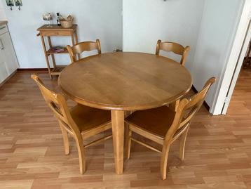 Houten Eettafel met 4 Stoelen