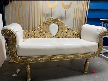EXCLUSIEVE BRUIDSBANKEN / SOFA. Gebruikte staat beschikbaar voor biedingen