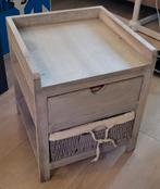 Klein nachtkastje, Huis en Inrichting, Slaapkamer | Nachtkastjes, Ophalen, Hout, Minder dan 45 cm