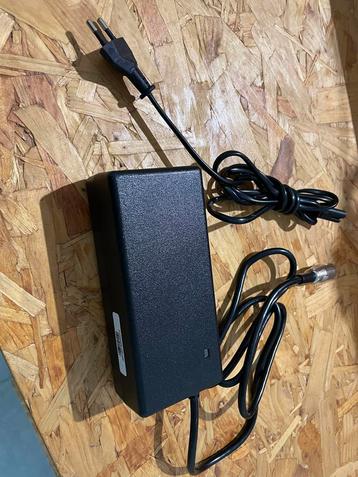Bikkel 36V Acculader - Zo goed als nieuw! beschikbaar voor biedingen