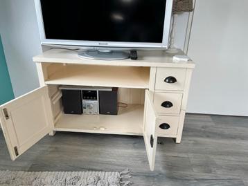TV-meubel gebroken wit beschikbaar voor biedingen