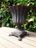 Gietijzeren brocante tuinvaas 23 cm hoog, Tuin en Terras, Tuinvazen, Ophalen of Verzenden, Gebruikt