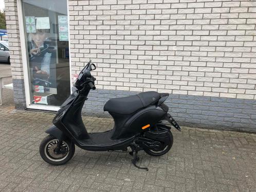 GAVE PIAGGIO ZIP SP 45 4-T MAT ZWART BROM  BJ2016 9000KM, Fietsen en Brommers, Scooters | Piaggio