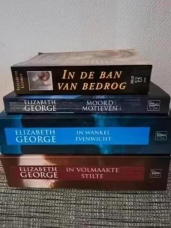 Elizabeth George - AANBIEDING 4 TITELS, Boeken, Thrillers, Zo goed als nieuw, Ophalen of Verzenden