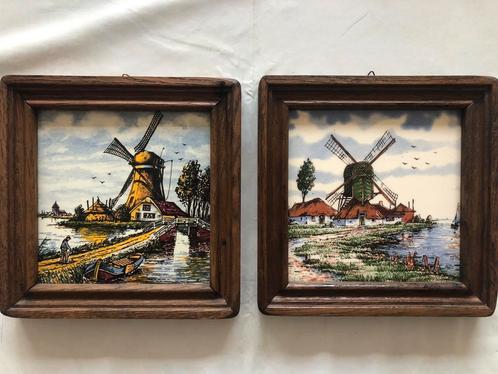 Twee hangtegeltjes "Molenlandschap" jaren 50/60 goede staai, Antiek en Kunst, Antiek | Wandborden en Tegels, Ophalen of Verzenden