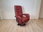 Prachtige bordeaux rood leren sta op stoel accu meubelzorg, Huis en Inrichting, Fauteuils, Electrisch sta op stoel opsta staop opsta zorg senior relax