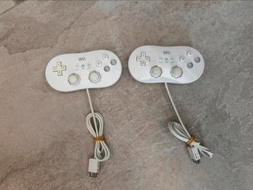 Twee classic controllers Nintendo Wii beschikbaar voor biedingen