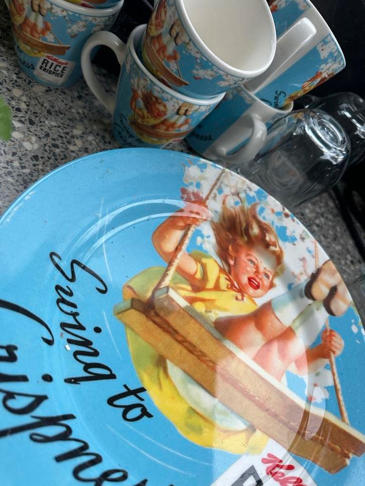 Vintage Kellogg's Servies - Meisje op Schommel, Huis en Inrichting, Keuken | Servies, Gebruikt, Compleet servies, Overige stijlen