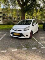 Toyota Aygo 1.0 12V Vvt-i 5DRS 2012 Wit, Voorwielaandrijving, 4 stoelen, Handgeschakeld, Particulier