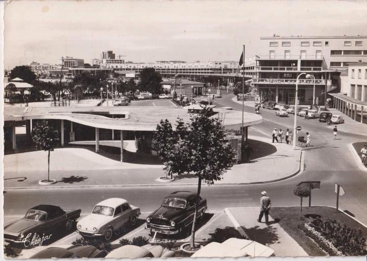 Frankrijk, Royan met auto's , Ford Vedette, Renault Floride, Verzamelen, Ansichtkaarten | Buitenland, Gelopen, Frankrijk, 1960 tot 1980