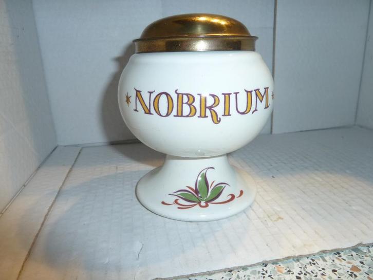 Nobrium medicijn pot met metalen deksel, Antiek en Kunst, Curiosa en Brocante, Ophalen of Verzenden