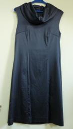 Glanzende donker blauwe mouwloze jurk met mooie kraag, Maat 38/40 (M), Blauw, Ophalen of Verzenden, Zo goed als nieuw