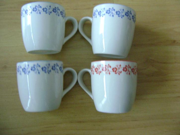 4 mokjes AH Albert Heijn, Huis en Inrichting, Keuken | Servies, Zo goed als nieuw, Kop(pen) en/of Schotel(s), Overige stijlen