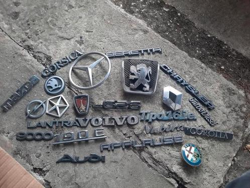 diverse auto emblemen, Auto-onderdelen, Carrosserie en Plaatwerk, Fiat, Opel, Peugeot, Toyota, Volvo, Gebruikt, Ophalen of Verzenden