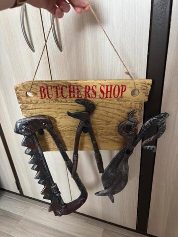 Halloween butchers shop + hakmes + priem decoratie beschikbaar voor biedingen