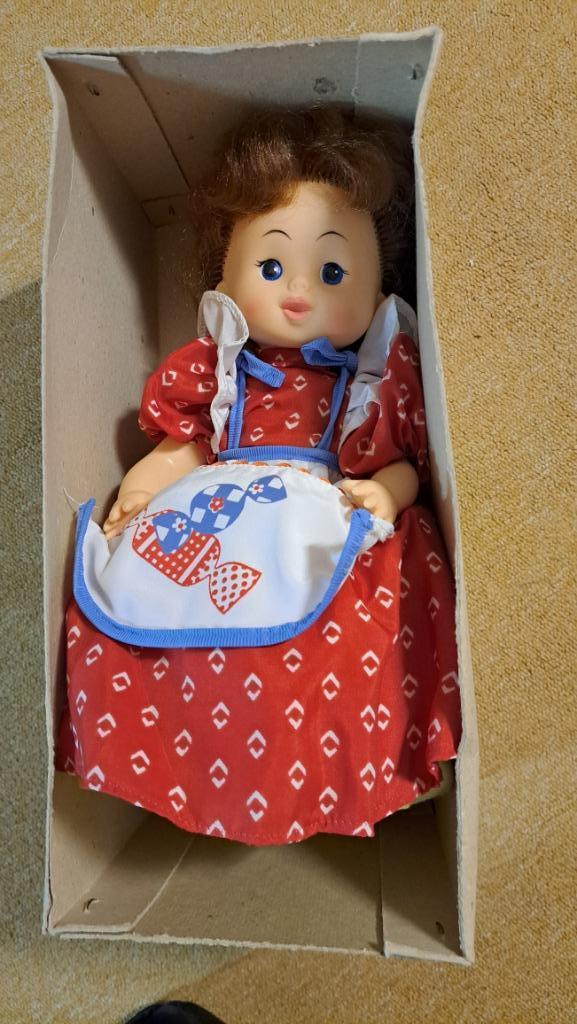 Russische pop in originele doos, Verzamelen, Poppen, Nieuw, Pop, Ophalen of Verzenden