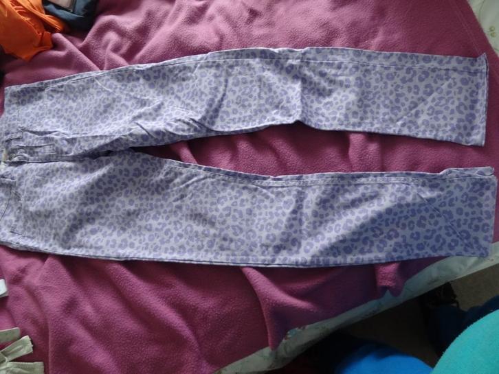 paars gevlekte broek mt 164 als nieuw, Kinderen en Baby's, Kinderkleding | Maat 164, Zo goed als nieuw, Meisje, Broek, Ophalen of Verzenden