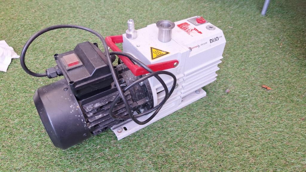 Pfeiffer Vacuümpomp DUO - Gebruikt, Goede Staat, Zakelijke goederen, Machines en Bouw | Industrie en Techniek, Ophalen