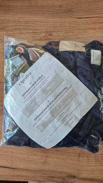 Optidee omslagdoek blauw 65x190 cm nieuw in verpakking. beschikbaar voor biedingen