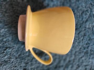 retro koffiefilter geel vintage pastel gele keramiek filter beschikbaar voor biedingen