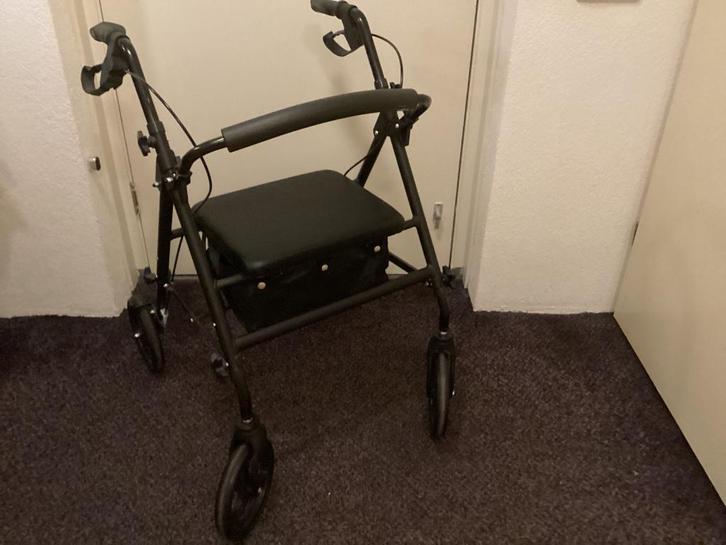 Rollator nieuw…., Diversen, Rollators, Nieuw, Lichtgewicht, Opvouwbaar, Ophalen