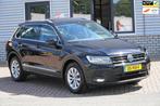 Volkswagen Tiguan 1.5 TSI PANO NIEUWE RIEM, Voorwielaandrijving, Euro 6, 4 cilinders, Zwart