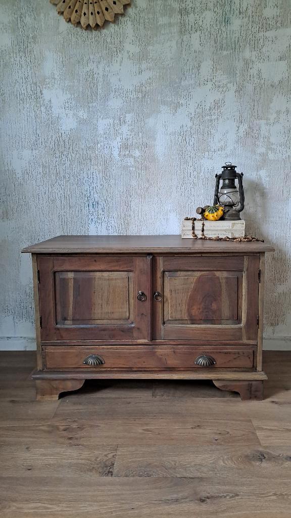 Kastje hout, Huis en Inrichting, Kasten | Dressoirs, Zo goed als nieuw, 50 tot 100 cm, 25 tot 50 cm, Met lade(s), Met deur(en)