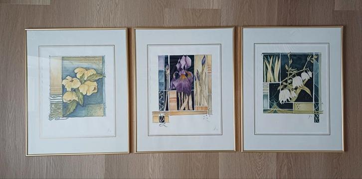 Drie bloemen aquarellen, Huis en Inrichting, Woonaccessoires | Schilderijen, Tekeningen en Foto's, Schilderij, Minder dan 50 cm