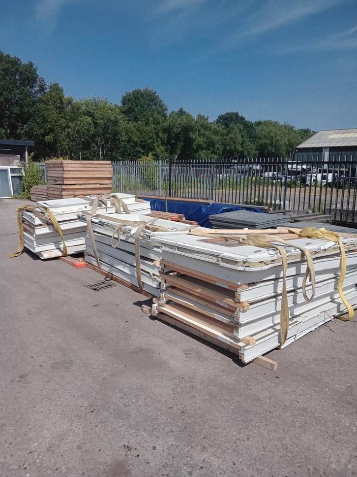 18 stuks circulaire  binnenkozijn met deur wit., Doe-het-zelf en Verbouw, Kozijnen en Schuifpuien, Gebruikt, Deurkozijn, Hout