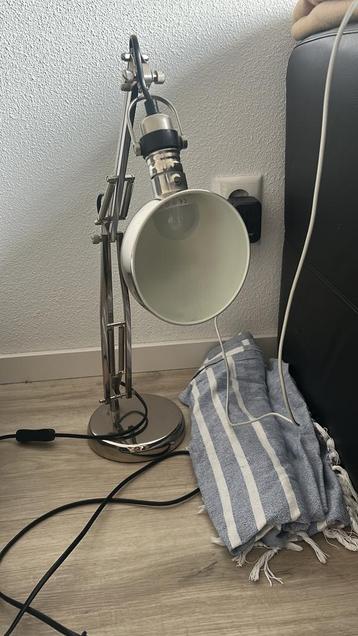 Silver Lamp, lampen beschikbaar voor biedingen