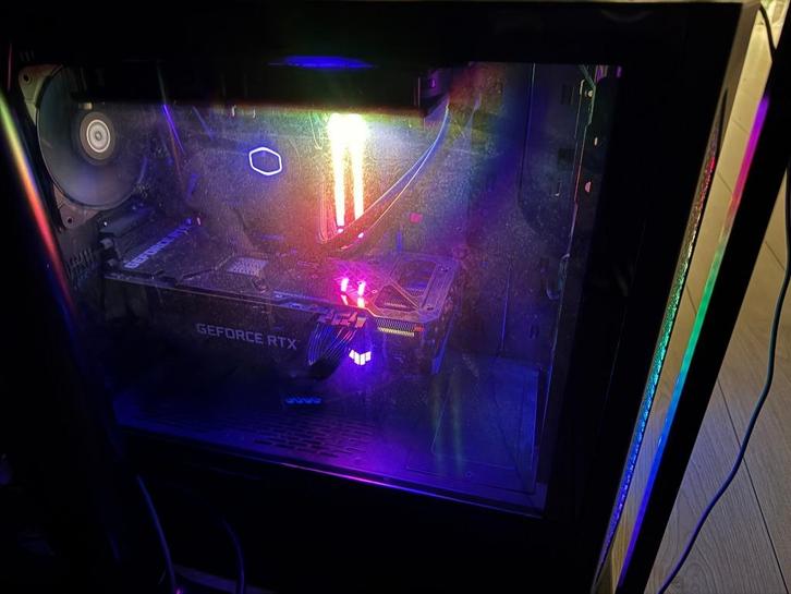 Costum build PC with Ryzen 7 5800x and ASUS TUFRTX 3080 10gb, Spelcomputers en Games, Games | Pc, Zo goed als nieuw, Overige genres