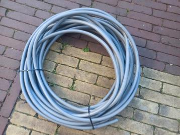 Ruim 20 meter buitenkabel beschikbaar voor biedingen