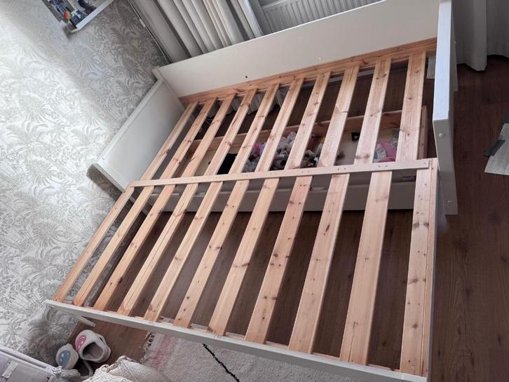 Bed ikea wit 90 x 200 ex. matras (uitschuifbaar tot 2 pers), Kinderen en Baby's, Kinderkamer | Bedden, Gebruikt, 180 cm of meer