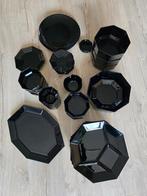 Zwart Servies - Compleet, Huis en Inrichting, Keuken | Servies, Ophalen, Zo goed als nieuw, Effen, Compleet servies